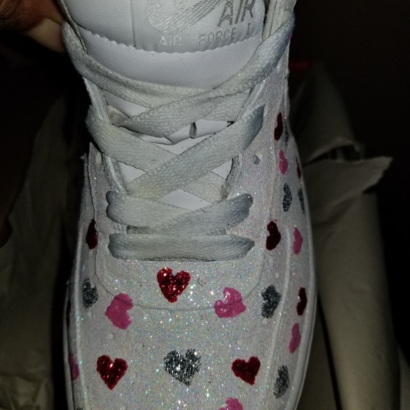 Nike Air Force 1 Valentine's glitter heart sneaker - Picture 3 of 4